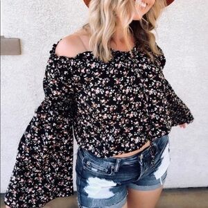 Women’s long sleeve off the shoulder floral top